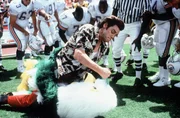 Tierdetektiv Ace Ventura (Jim Carrey) arbeitet immer mit vollstem K&ouml;rpereinsatz.