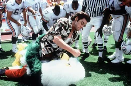 Tierdetektiv Ace Ventura (Jim Carrey) arbeitet immer mit vollstem K&ouml;rpereinsatz.
