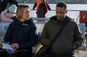 Annika Strandhed (Nicola Walker) und Tyrone Clarke (Ukweli Roach) nehmen die Fähre zur Isle of Bute, um dort ihre Mordermittlung fortzusetzen. Annika Strandhed (Nicola Walker) und Tyrone Clarke (Ukweli Roach) nehmen die Fähre zur Isle of Bute, um dort ihre Mordermittlung fortzusetzen.