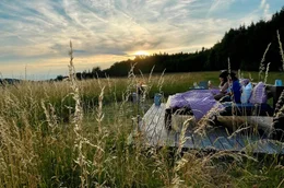 Beinahe magisch: Die Abendstimmung beim Schwarzwaldbett oberhalb von Buchenbach im Schwarzwald.