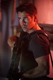 Douglas Quaid (Colin Farrell)