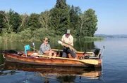 J&uuml;rgen Schmid angelt sich seinen Fisch gerne selbst aus dem Waginger See.