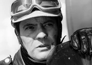 Karl-Heinz He&szlig; verk&ouml;rpert den Streifenfahrer Walter Hartmann, einen ebenso t&uuml;chtigen wie sympatischen Polizeibeamten.