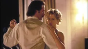 Der charmante Macho Luc (Kevin Kline) und Kate (Meg Ryan) kommen sich langsam nĂ&curren;her..Der charmante Macho Luc (Kevin Kline) und Kate (Meg Ryan) kommen sich langsam nĂ&curren;her..