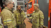 V.l.: Feuerwehrmann Sven Wenger, Feuerwehrmann Daniel Wegner und Doc Caro