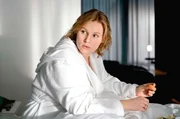 Im Gegensatz zu ihrem Mann wei&szlig; Maren (Rosalie Thomass), dass es keinen einfachen Weg aus ihrer Situation geben wird.