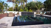 Fertiger Pool.
