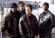 Vier Adoptivbr&uuml;der (v.l.n.r.: Andre Benjamin, Garrett Hedlund, Mark Wahlberg, Tyrese Gibson) kommen nach Jahren nach Hause zur&uuml;ck, um ihre Mutter zu begraben - und deren M&ouml;rder ...