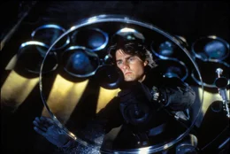 Agent Ethan Hunt (Tom Cruise) ist in Ambrose&iacute; Labor eingedrungen und versucht, das Virus zu eliminieren.