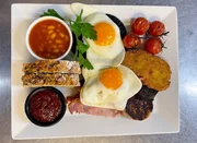 Ein deftiges irisches Fr&uuml;hst&uuml;ck mit Black und White Pudding, Baked Beans und mehr, gibt es im &bdquo;The Auld Rogue&ldquo; in Stuttgart-Vaihingen.