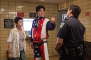 Der Diktator Admiral General Shabazz Aladeen (Sacha Baron Cohen, M.) will die Einf&uuml;hrung der Demokratie in seinem Land verhindern. Daf&uuml;r reist er nach New York, um eine Rede vor den Abgeordneten der UN zu halten. Dort wird er jedoch Opfer einer Verschw&ouml;rung. Entmachtet landet er bei der politischen Aktivistin, Feministin und Betreiberin eines Bio-Supermarktes, Zoe (Anna Faris, l.) ...
