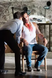 Carlos Cruz (Stephen Martines)