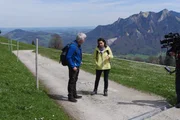 Werner Schmidbauer und Sabine Sauer bei der Gipfelbrotzeit auf dem Rehleitenkopf (1338 m); auf dem Weg zum Rehleitenkopf; Sabine Sauer auf dem Weg zum Rehleitenkopf.