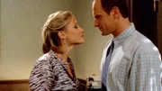Detective Elliot Stabler (Christopher Meloni) findet heraus, dass Katya Ivanova (Nadine Stenovitch) die Geliebte des Opfers und von ihm vor seinem Tod verklagt worden war.