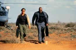 Agent Hunt (Tom Cruise, l.) und sein PC-Spezialist Luther (Ving Rhames, r.) sind unzertrennlich.