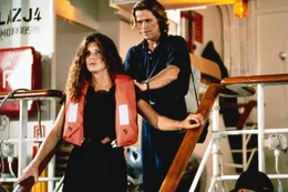 Geiger (William Dafoe) nimmt Annie (Sandra Bullock) als Geisel und l&auml;sst den Luxusliner auf einen &Ouml;ltanker zusteuern.