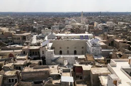Mossul, historische Metropole im Nordirak, war ein Schmelztiegel der Religionen und f&uuml;r ihren Multikulturalismus bekannt. Nach der Zerst&ouml;rung durch den IS arbeiten internationale und lokale Organisationen seit acht Jahren am Wiederaufbau.