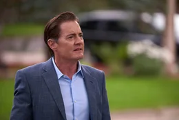 Frankys von ihm gemiedener Vater Ray (Kyle MacLachlan), der das Familienleben f&uuml;r einen Mann aufgegeben hat, wird zu einem wichtigen Ratgeber f&uuml;r seinen emotional &uuml;berforderten Sohn.