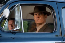 John (Josh Brolin, r.) hat sein Ziel im Blick