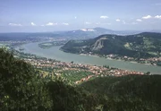 Nagymaros liegt am linken Donauufer gegenüber von Visegrad. Nagymaros liegt am linken Donauufer gegenüber von Visegrad.