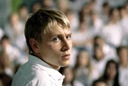 Voller Enthusiasmus steigt Marco (Max Riemelt) in der Experiment seines Lehrers ein, der hautnah zeigen m&ouml;chte, dass jeder anf&auml;llig f&uuml;r totalit&auml;re Ideologien ist. Und schon bald sind Marco und seine Freunde stramme Faschisten ...