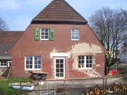 Bettina und Mario haben sich ihren gro&szlig;en Traum erf&uuml;llt: Sie sind stolze Besitzer des alten Walsumer Bahnhofs in Duisburg - eine Perle mitten im Ruhrpott zum Schn&auml;ppchenpreis. Auf 580 Quadratmetern wollen sich die zwei verwirklichen. Bislang ist ein Raum provisorisch eingerichtet. Bis das Geb&auml;ude komplett bewohnbar ist, m&uuml;ssen die beiden noch viel Arbeit und Zeit in die ehemalige Wartehalle stecken.