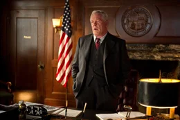 Chief Bill Parker (Nick Nolte) will die Angelegenheit endlich geregelt haben