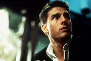 Als der junge Agent Ethan Hunt (Tom Cruise) sieht, wie seine Kollegen zu Tode kommen und sein Chef und v&auml;terlicher Freund, Jim Phelps, blut&uuml;berstr&ouml;mt von der Karlsbr&uuml;cke st&uuml;rzt, beschlie&szlig;t er, den Verr&auml;ter aus den eigenen Reihen zu stellen ...