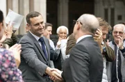 Lee Castleton (Will Mellor, li.) ist erleichtert: Auch sein Urteil wird nach all den Jahren des Kampfes f&uuml;r Gerechtigkeit aufgehoben.