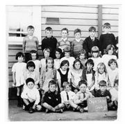 Sunshine Primary School, Anne im Alter von 9, 2. Reihe, rechts, 1930