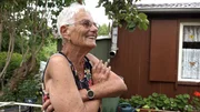 Ingrid (85) ist G&auml;rtnerin und Lik&ouml;r-K&ouml;nigin.