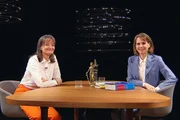 v.li.: Helen Keller, Rechtswissenschaftlerin und Richterin, und Moderatorin Barbara Bleisch