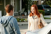 Nachdem Bree (Marcia Cross, r.), Andrew (Shawn Pyfrom, l.) und Peter gemeinsam im Bett erwischt hat, will sie Andrew endlich aus ihrem Leben haben ...