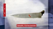 Fall "Tod in der Gastst&auml;tte": Das vermeintliche Tatwerkzeug, ein K&uuml;chenmesser, wird sichergestellt. Befinden sich darauf Spuren, die zum T&auml;ter f&uuml;hren?