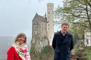 SWR Moderatorin Annette Krause mit dem Schlossherren von Schloss Lichtenstein im Landkreis Reutlingen in Baden-Württemberg. SWR Moderatorin Annette Krause mit dem Schlossherren von Schloss Lichtenstein im Landkreis Reutlingen in Baden-Württemberg.