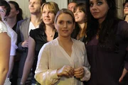 Nach ihrer zuf&auml;lligen Begegnung auf dem Hochhausdach kommen Anna (Jeanette Biedermann, M.) und Tom zu dem Entschluss, dass sie einander loslassen m&uuml;ssen ...