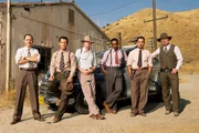 Ziehen in den Krieg gegen den skrupellose Gangsterboss Mickey Cohen: (v.l.n.r.) Officer Conwell Keeler (Giovanni Ribisi), Sgt. John O'Mara (Josh Brolin), Sgt. Jerry Wooters (Ryan Gosling), Officer Coleman Harris (Anthony Mackie), Officer Max Kennard (Robert Patrick) und Officer Navidad Ramirez (Michael Pena) ...
