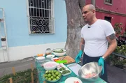 In Lima leitet Chefkoch Rafael eine Masterclass und enth&uuml;llt sein Geheimnis der Ceviche-Zubereitung.