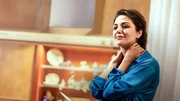 Leilas Mutter Shireen (Niousha Noor) ist eine wahre Selfmadewoman und zeigt nur wenig Verst&auml;ndnis f&uuml;r das chaotische Leben ihrer einzigen Tochter.