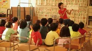 In der &bdquo;Sendung mit dem Elefanten&ldquo; geht es nach Japan. Wir besuchen Machiko und ihre Familie in Tokyo. Im Kindergarten spielt Machiko mit ihren Freunden und erlebt etwas Au&szlig;ergew&ouml;hnliches: eine Erdbeben&uuml;bung!
