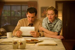 Sgt. John O'Mara (Josh Brolin) und Connie O'Mara (Mireille Enos)