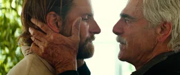 L-R: Jack (Bradley Cooper) und Bobby (Sam Elliott)
