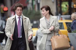 Seit Monaten behandelt der egozentrische Chef, Million&auml;r George Wade (Hugh Grant, l.), die Harvard-Absolventin Lucy Kelson (Sandra Bullock, r.) wie eine Hausangestellte. Die junge Anw&auml;ltin muss ihm Anz&uuml;ge kaufen, Tennisunterricht geben und seine Scheidungsverhandlungen f&uuml;hren. Da beschlie&szlig;t sie, endlich wieder einen Job zu &uuml;bernehmen, der ihrem sozialen Engagement entspricht ...