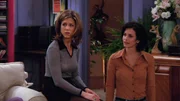 L-R: Rachel Green (Jennifer Aniston), Monica Geller (Courteney Cox) L-R: Rachel Green (Jennifer Aniston), Monica Geller (Courteney Cox)