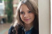 Kira (Barbara Prakopenka) wittert eine Gelegenheit, um Ringos Rat in die Tat umzusetzen...