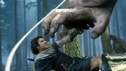 Perseus (Sam Worthington) muss den Zyklopen ablenken.