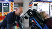 Notfallsanit&auml;ter Daniel Zeier im n&auml;chtlichen Einsatz in Fulda