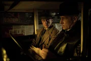 Gereon Rath (Volker Bruch, li.) besorgt sich Informationen vom sowjetischen Milit&auml;rattach&eacute; Trochin (Denis Burgazliev).
