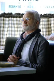 Arthur Cochran (Bradley Whitford)