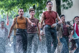 Braulio (Sebastian Serra, vorne, l.), Flaco (Ricky Ubeda, vorne, m.), Bernardo (David Alvarez, vorne, r.).